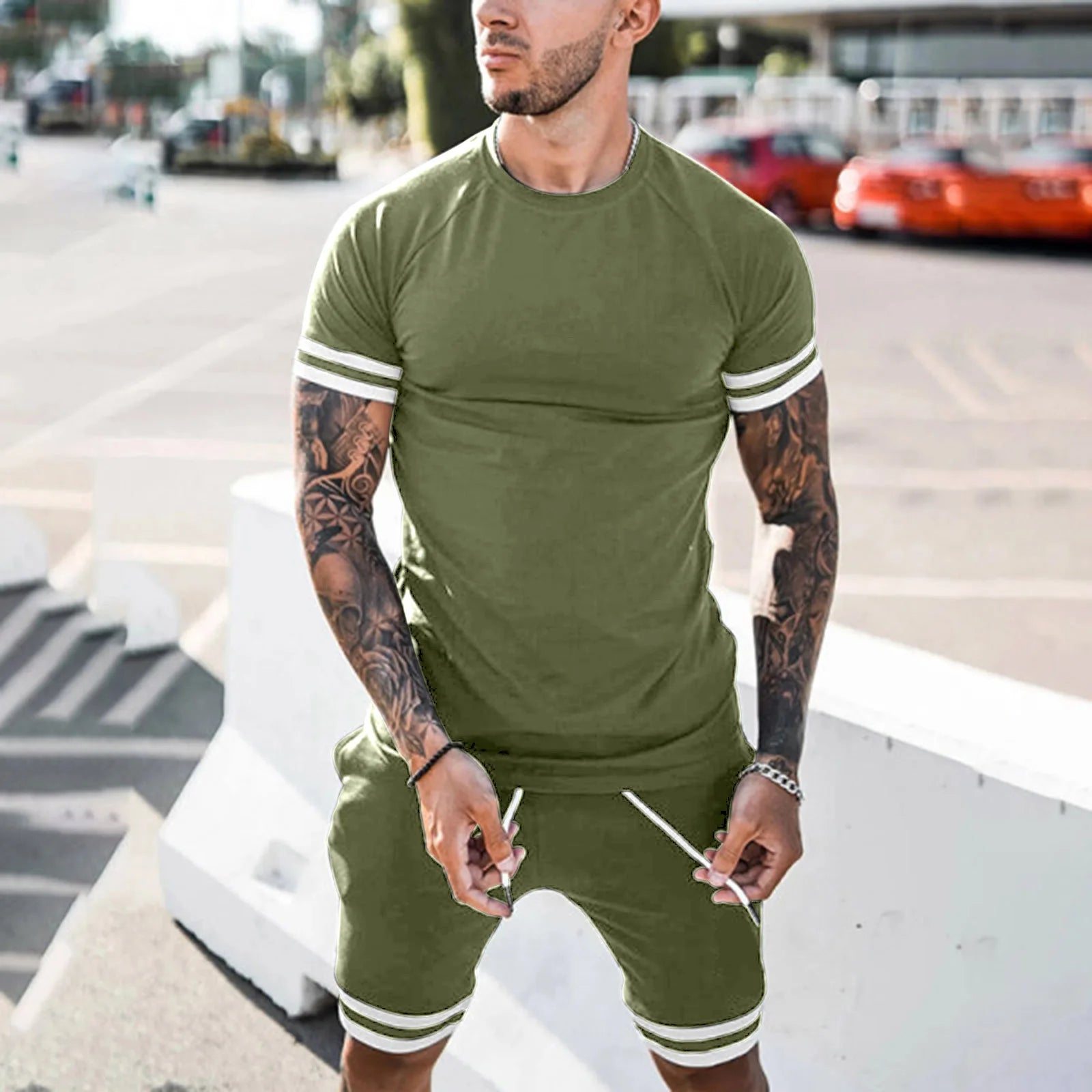 Men's Summer Loose Suit  Short-sleeved And Shorts Sporty And Casual Round-neck Two-piece