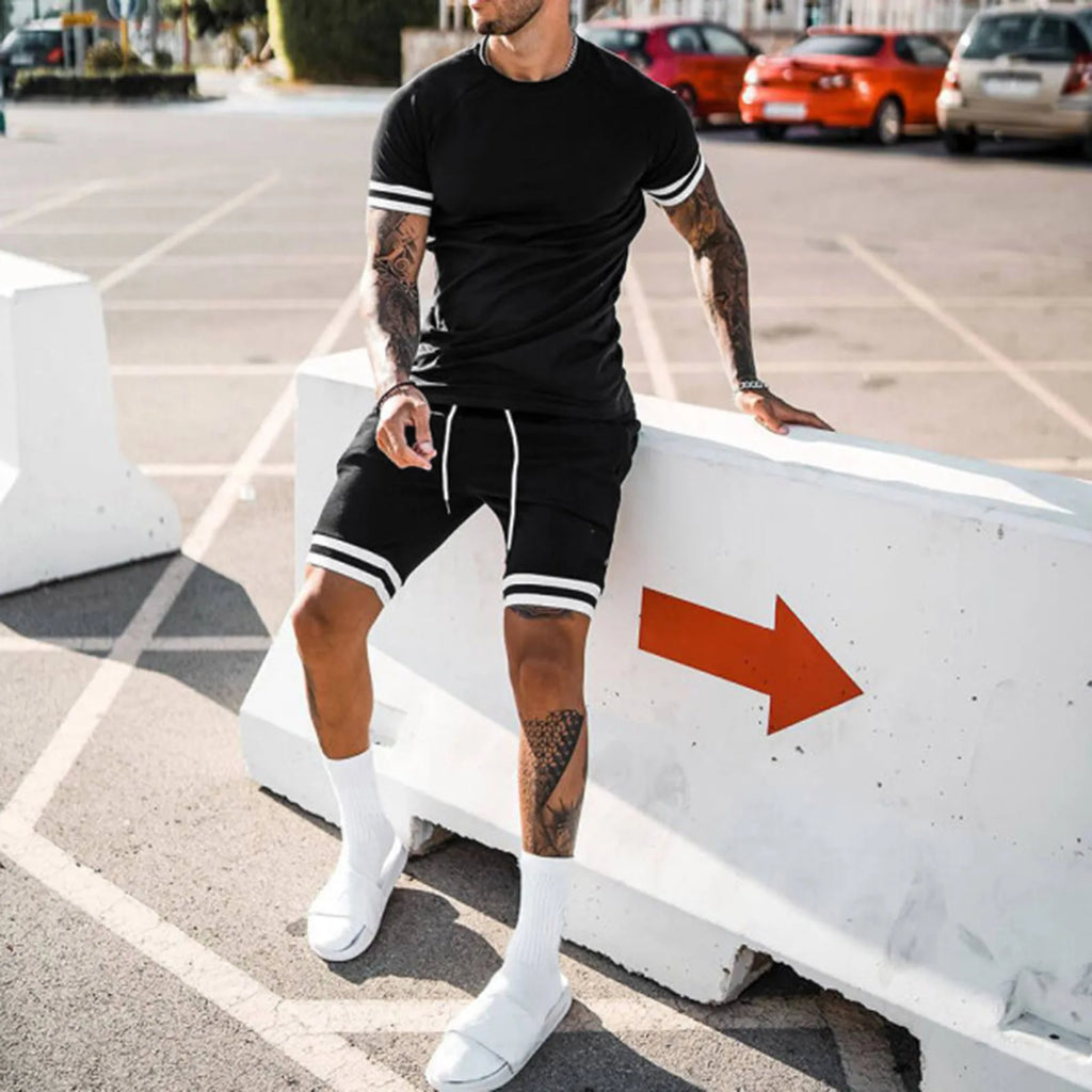 Men's Summer Loose Suit  Short-sleeved And Shorts Sporty And Casual Round-neck Two-piece